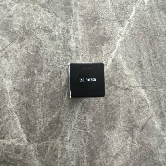 NWT Mac retro matte lip in espresso - Picture 2 of 4